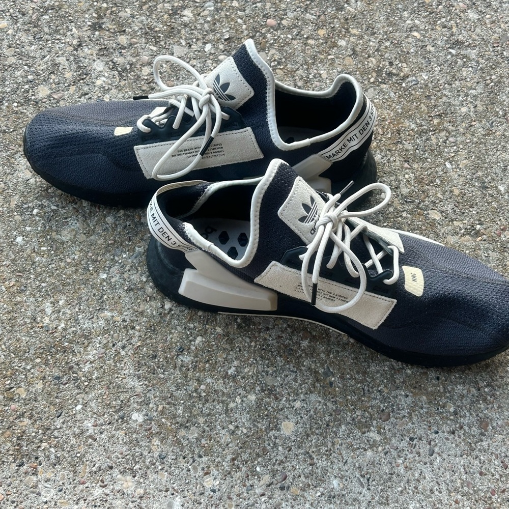 Adidas Originals NMD_R1.V2 Carbon Savannah - Picture 7 of 9